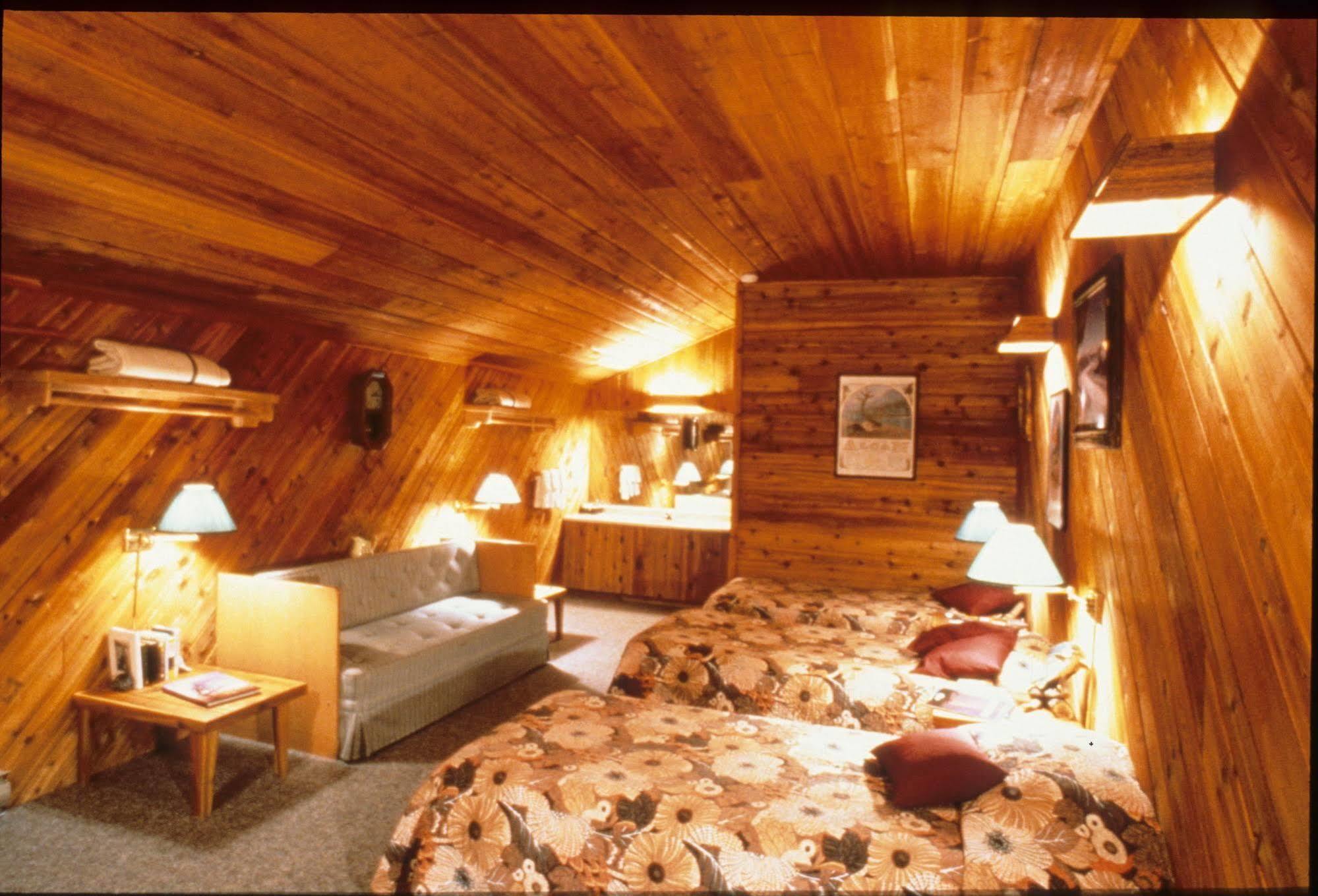 Inconnu Lodge Mcevoy Lake Zewnętrze zdjęcie