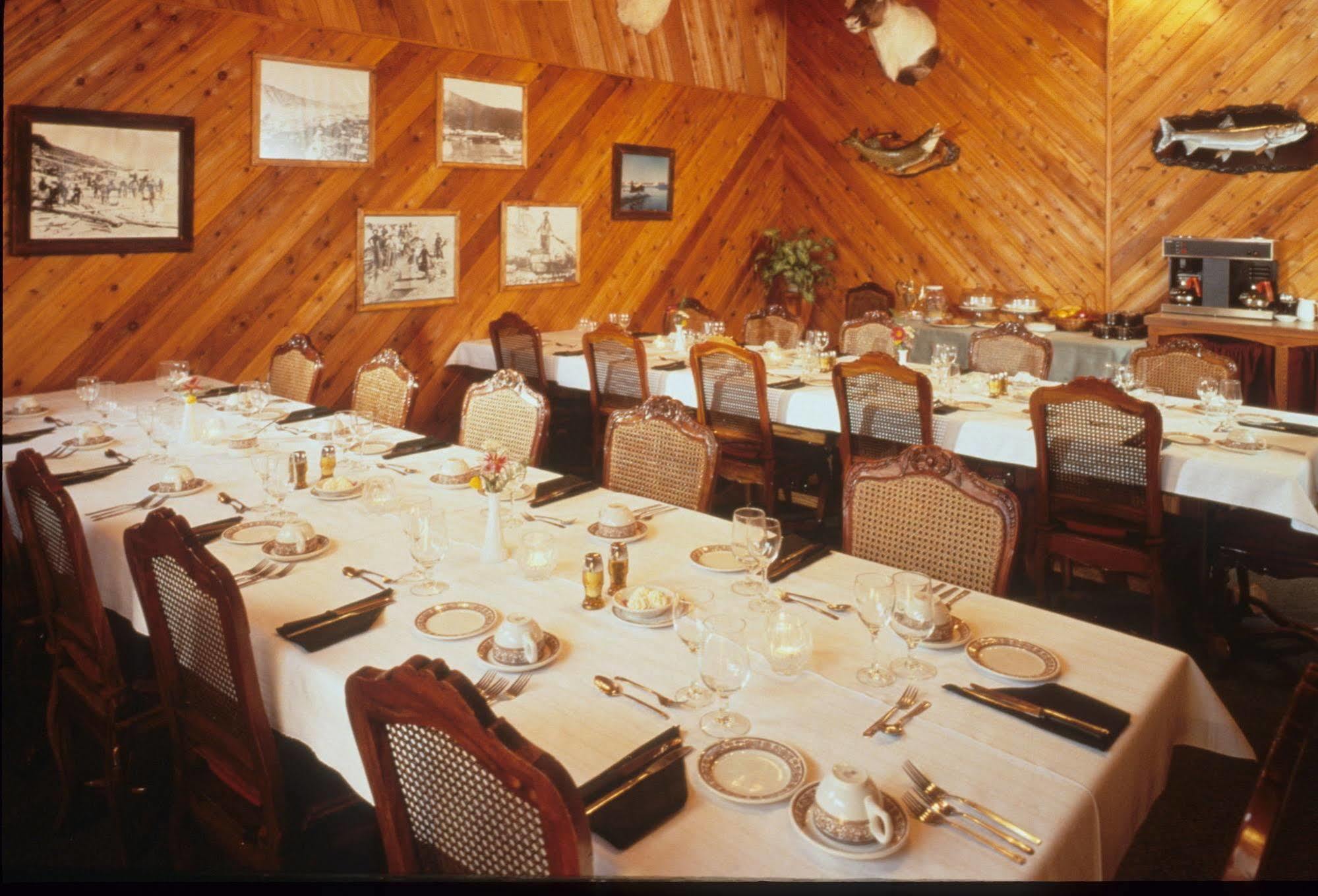 Inconnu Lodge Mcevoy Lake Zewnętrze zdjęcie