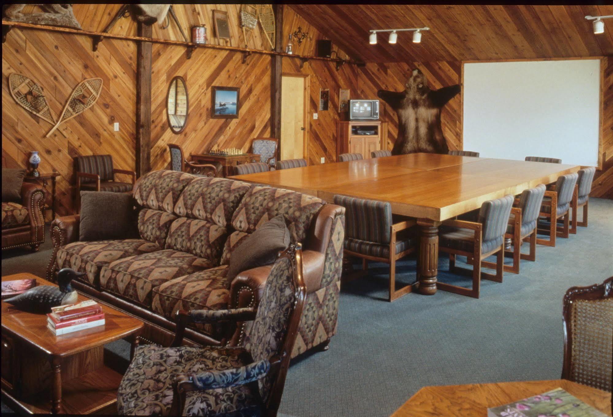 Inconnu Lodge Mcevoy Lake Zewnętrze zdjęcie
